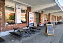 Ekmek arası ringa balığı – Bremerhaven balıkçı limanında “Fisch 2000”