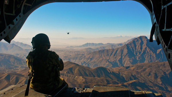 Elicottero americano VS sopra l'Hindukush, Afghanistan. Copyright Photo USArmy Spc Ken Scar 7th MPAD